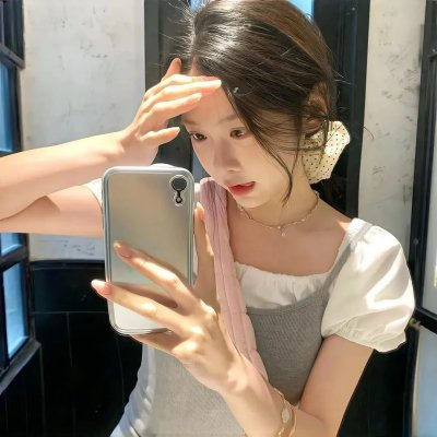 鱼跃在花见